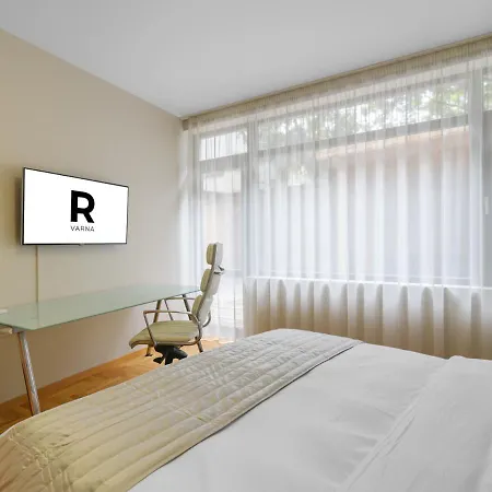 Apartment R 3 *