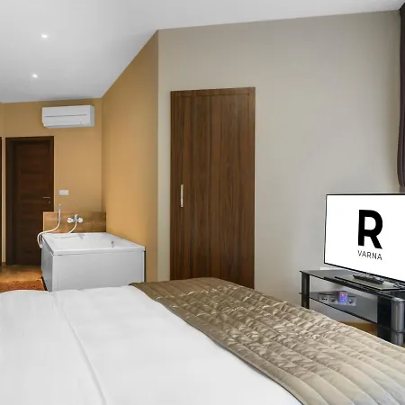R 3 Apartment